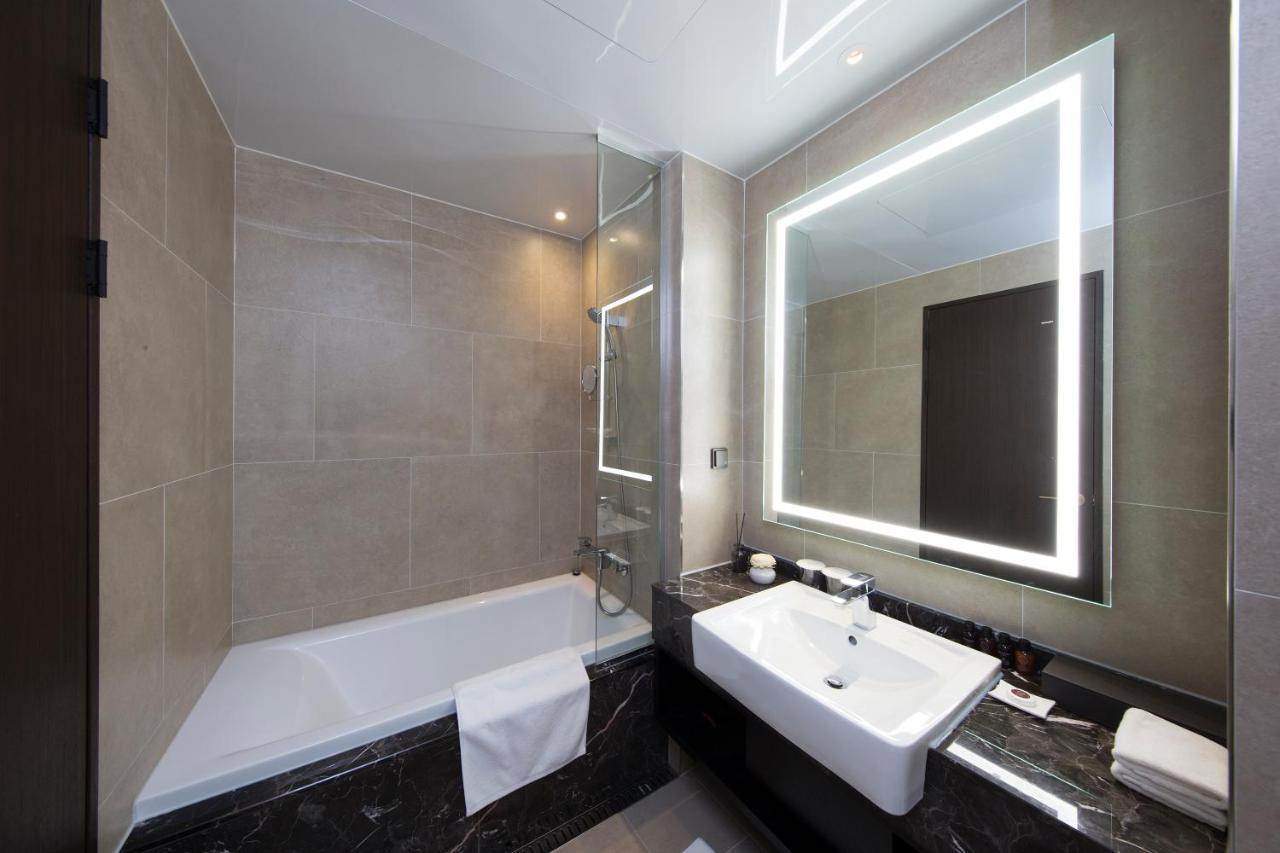 Ramada By Wyndham Daejeon Hotel Екстериор снимка
