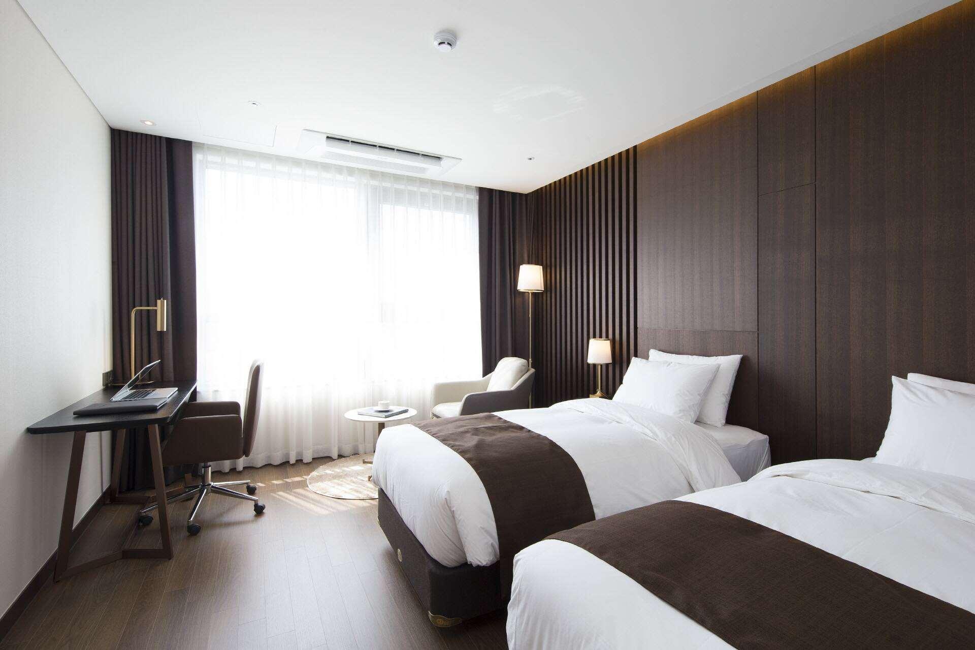 Ramada By Wyndham Daejeon Hotel Екстериор снимка