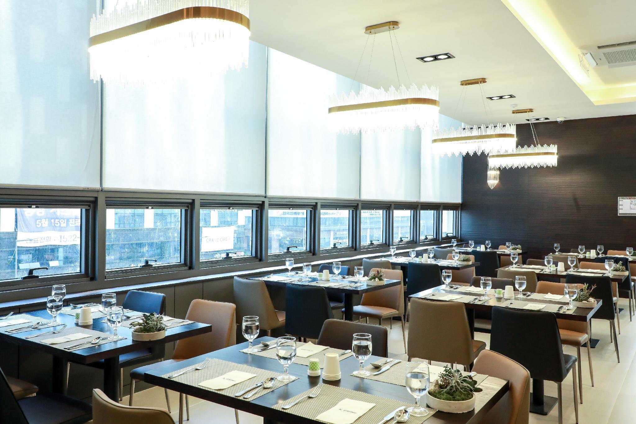 Ramada By Wyndham Daejeon Hotel Екстериор снимка