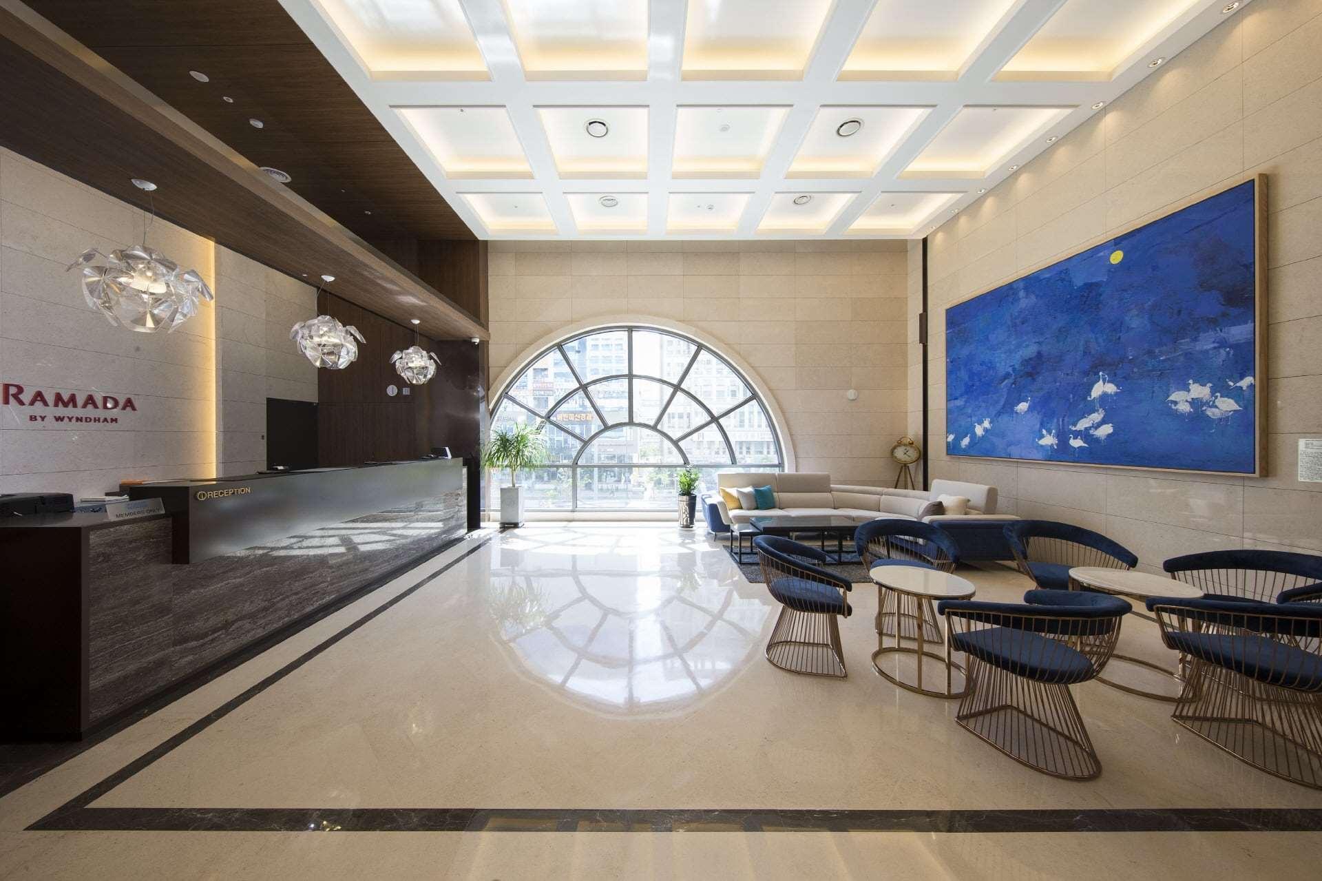 Ramada By Wyndham Daejeon Hotel Екстериор снимка