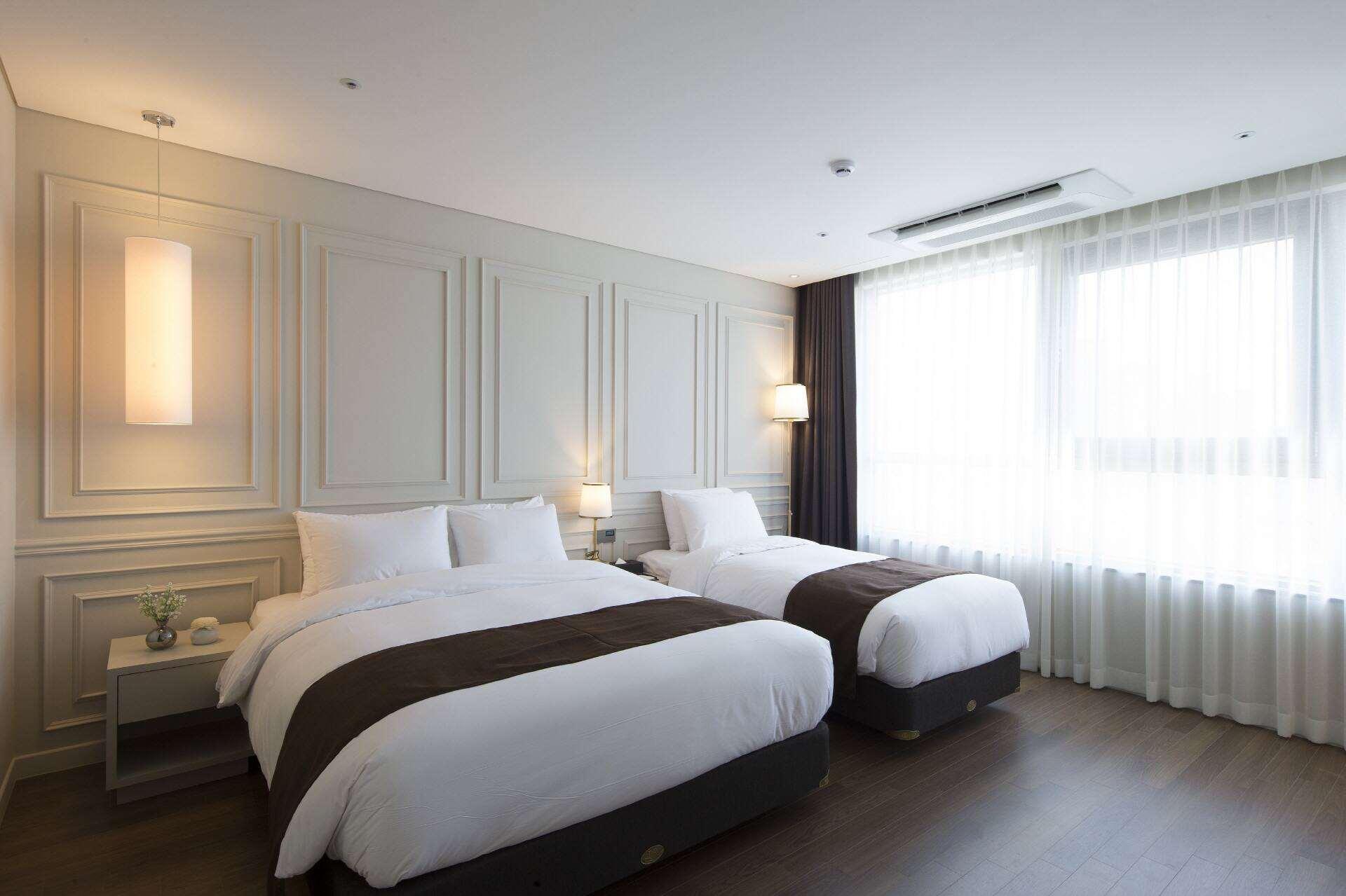 Ramada By Wyndham Daejeon Hotel Екстериор снимка