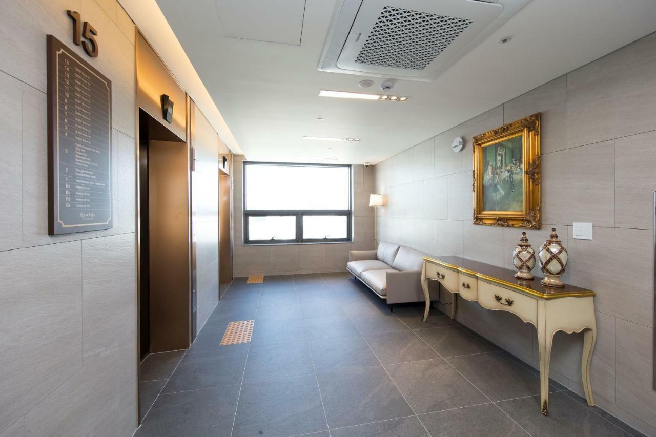Ramada By Wyndham Daejeon Hotel Екстериор снимка