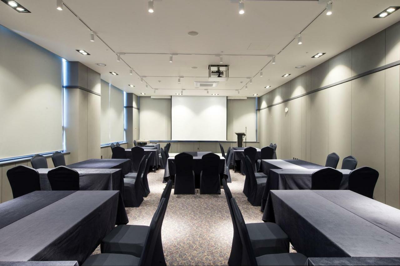 Ramada By Wyndham Daejeon Hotel Екстериор снимка